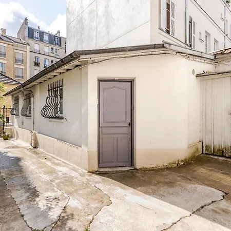 Coquette Maisonnette Place Denfert-rochereau Parijs