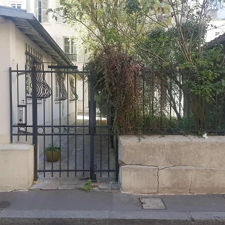 Coquette Maisonnette Place Denfert-rochereau 파리