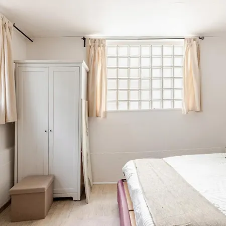 Coquette Maisonnette Place Denfert-rochereau